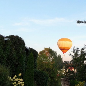 Lot balonem nad Chmielnem  - widok z naszego podwórka - niedziela dożynkowa 