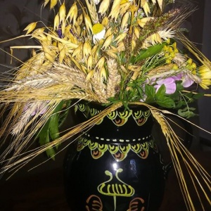 bukiet zbóż, kwiatów i ziół zebrany na święto Matki Boskiej Zielnej 15 sierpnia 