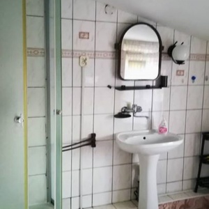 Apartament szary duża łazienka 