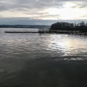 Sylwester-niedziela 2017 roku. Chmielno pomost na jeziorze Kłodno. 
