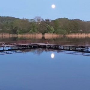 Pełnia księżyca nad jeziorem Kłodno 